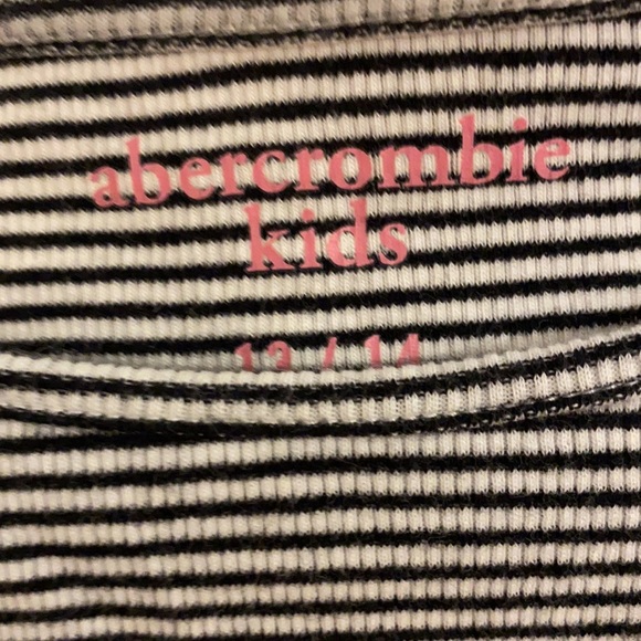 Abercrombie and Fitch GIRLS 14 tee - Picture 3 of 3